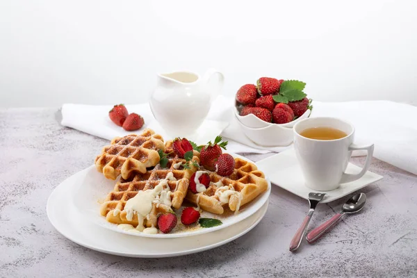 Viennese Waffles Strawberries White Dish Light Sunny Background — Stock Photo, Image