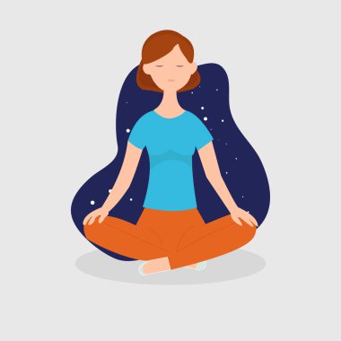 Nilüfer çiçeğiyle meditasyon yapan kadın düz bir şekilde poz veriyor.