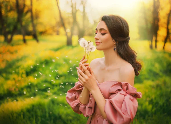 Art Photo Happy Woman Holding Blowing Dandelion Flowers Her Hands — Stock Photo, Image