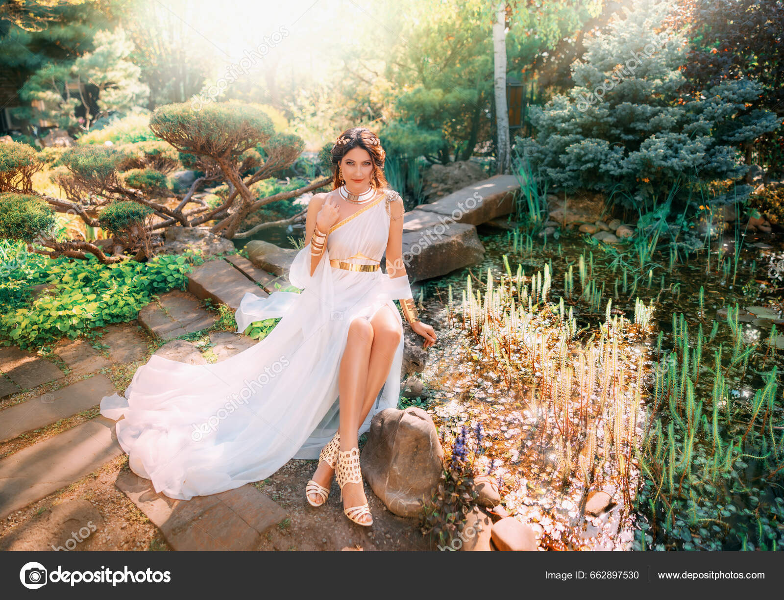 Art Photo Fantasy Woman Greek Goddess Sits Spring Garden Πράσινο —  Φωτογραφία Αρχείου © liqwer20.gmail.com #662897530