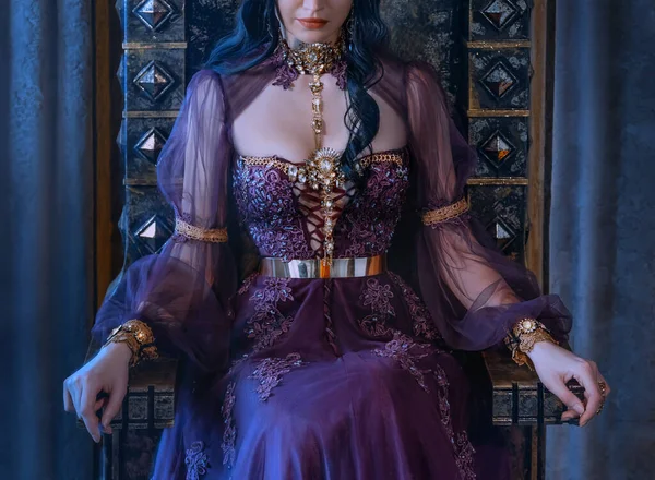Królowa Portretów Fantasy Siedzi Antycznym Tronie Królewskim Brak Twarzy Piękny — Zdjęcie stockowe