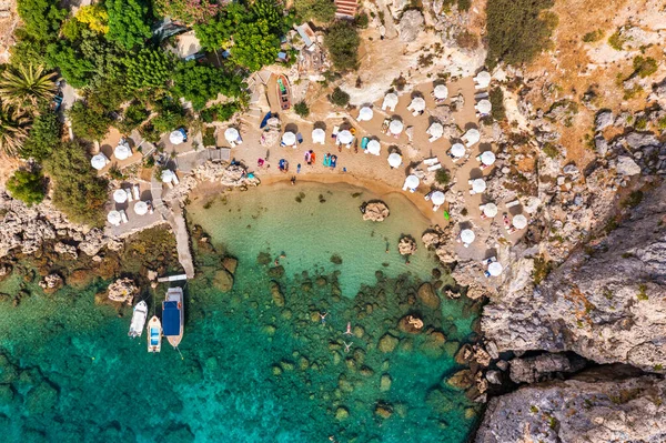 希腊罗得岛林多斯圣保罗湾的空中景观 俯瞰欧洲罗得岛林多斯的圣保罗湾的全景摄影 — 图库照片