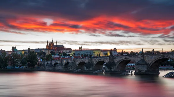 Γέφυρα Του Καρόλου Στην Πράγα Στην Τσεχία Πράγα Τσεχία Γέφυρα — Φωτογραφία Αρχείου