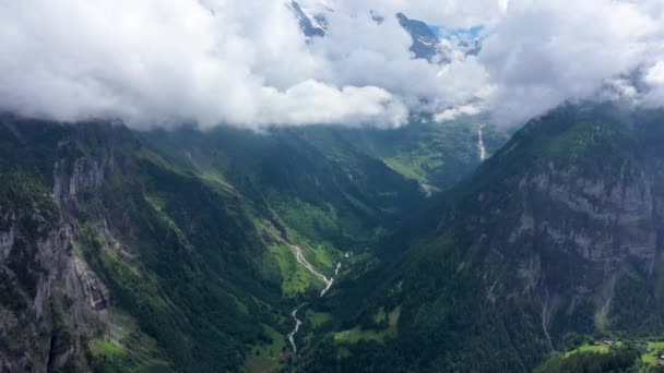 Famosa Ciudad Lauterbrunnen Cascada Staubbach Bernese Oberland Suiza Europa Valle — Vídeos de Stock
