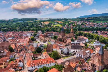 Schnburg (Schoenburg), Almanya 'nın Rhineland-Palatinate eyaletinde yer alan bir şehirdir..  