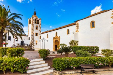 Betancuria köyü ve ünlü katedral Santa Maria, Fuerteventura, Kanarya Adaları, İspanya. Betancuria köyü ve ünlü katedral Santa Maria, Fuerteventura, Kanarya Adaları, İspanya