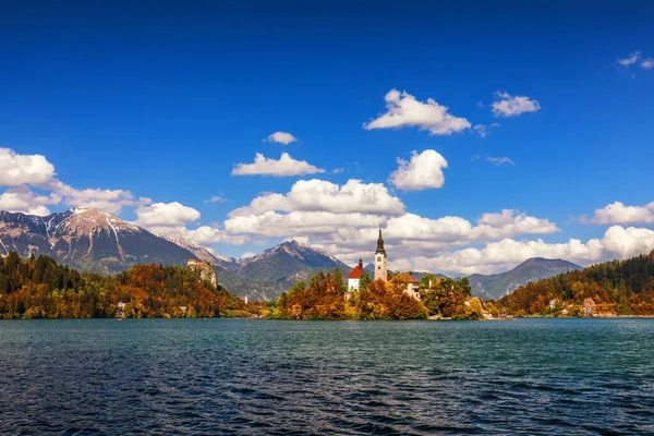 Herbstlicher Blick Auf Den See Mit Der Wallfahrtskirche Maria Himmelfahrt — Stockfoto