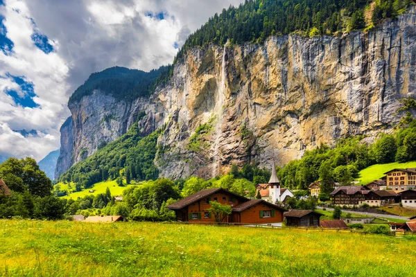Мбаппе Знаменитой Церковью Водопадом Фаббах Деревня Обрунн Бернер Швейцария Европа — стоковое фото