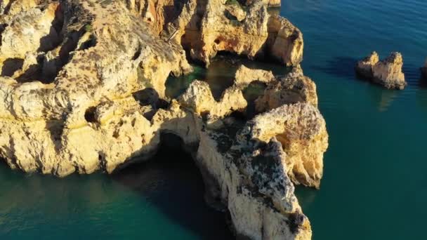 Vista Panorámica Ponta Piedade Cerca Lagos Algarve Portugal Rocas Acantilado — Vídeo de stock
