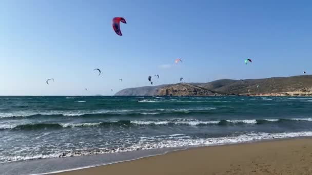 Surfers Prasonisi Beach Rhodes Island Greece Kiteboarder Kitesurfer Athlete Performing — стокове відео