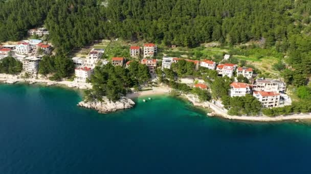 Schöne Brela Der Makarska Riviera Kroatien Adria Mit Türkisfarbenem Wasser — Stockvideo