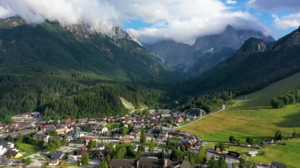 Kranjska Gora Stadt Slowenien Sommer Mit Wunderschöner Natur Und Bergen — Stockvideo