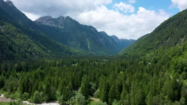 Pohled Pohoří Julian Alps Nad Jezerem Predil Itálii Malým Jezerem — Stock video