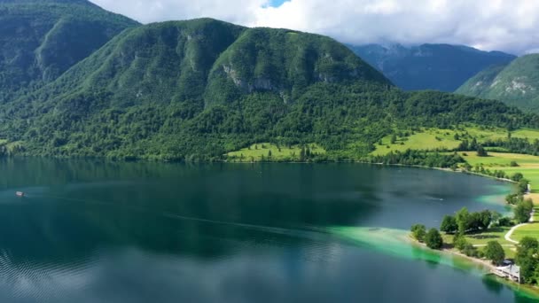 Вид Повітря Озеро Бохінь Джуліанських Альпах Популярне Туристичне Місце Словенії — стокове відео