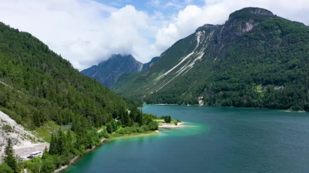Vista Las Montañas Los Alpes Julianos Por Encima Del Lago — Vídeo de stock