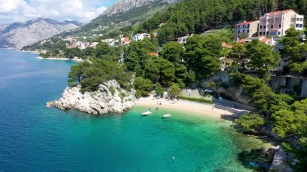 Incredibile Vista Aerea Della Bellissima Spiaggia Podrace Brela Riviera Makarska — Video Stock