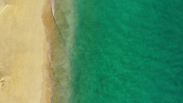 Пляж Бирюзовой Водой Острове Фуэртевентура Испания Канарские Острова Вид Воздуха — стоковое видео