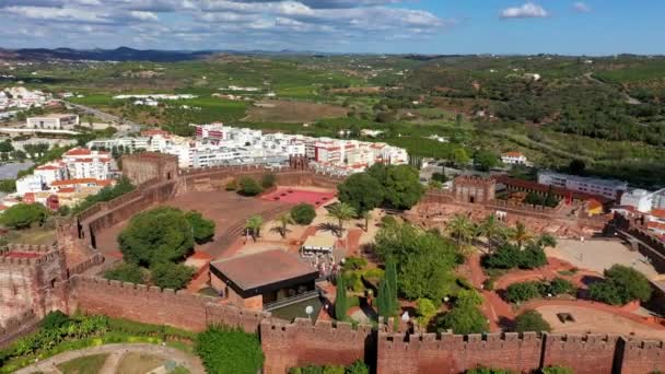 Widok Budynki Miejskie Silves Słynnym Zamkiem Katedrą Obwód Algarve Portugalia — Wideo stockowe