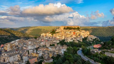 Ragusa (Ragusa Ibla), İtalya 'nın Sicilya adasındaki UNESCO miras kasabası. Ragusa İbla 'daki şehir manzarası, Ragusa ili, Val di Noto, Sicilya, İtalya. 