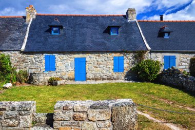 Rostudel 'in güzel köyünün sokak manzarası eski balıkçı köyü, Parc naturel bölgesel d' Armorique. Finistere Bölümü, Camaret-sur-Mer. Brittany (Bretagne), Fransa. 
