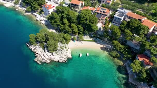 Atemberaubende Luftaufnahme Des Wunderschönen Strandes Podrace Brela Makarska Riviera Kroatien — Stockvideo