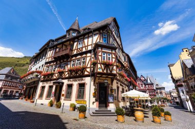 Bacharach, Almanya - 30 Haziran 2022: Bacharach, Almanya 'da Rhineland-Palatinate eyaletinde yer alan bir şehirdir. Bacharach, Almanya 'da Rhineland-Palatinate eyaletinde yer alan bir şehirdir.