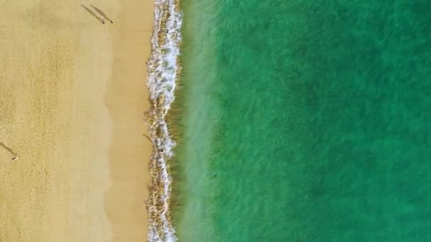 スペイン カナリア諸島 フエルテベントゥラ島のモロ ジェイブルの町 ジェブル ビーチ のビーチの航空写真 カナリア諸島で最高のビーチの一つ 遠くのモーターラル灯台 — ストック動画