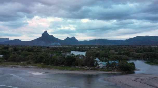 Rempart Vista Montanha Baía Tamarin Rio Negro Natureza Cênica Ilha — Vídeo de Stock