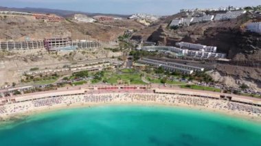 Amadores plajı (İspanyolca: Playa del Amadores) İspanya 'nın Gran Canaria adasındaki Porto Riko de Gran Kanaryası yakınlarında. Playa de Amadores plajı Porto Riko kasabası, Kanarya Adaları yakınlarında. İspanya