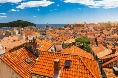 Hırvatistan 'ın güneyinde yer alan ve Adriyatik Denizi, Avrupa' ya bakan Dubrovnik kentinin hava manzarası. Hırvatistan 'ın ünlü Dubrovnik kentinin eski şehir merkezi. Dalmaçya 'nın tarihi Hırvatistan kenti Dubrovnik. 