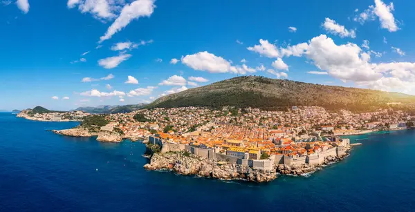 stock image Dubrovnik a city in southern Croatia fronting the Adriatic Sea, Europe. Old city center of famous town Dubrovnik, Croatia. Picturesque view on Dubrovnik old town (medieval Ragusa) and Dalmatian Coast.