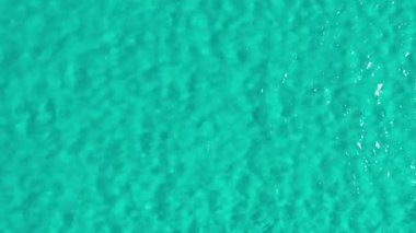 Baia dei Turchi 'nin havadan görünüşü, Puglia bölgesi, İtalya. Türk Körfezi (veya Baia dei Turchi), İtalya 'nın Salento kentindeki en önemli ekosistemlerden biridir. Baia dei Turchi 'nin deniz kıyısında..