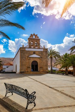 Betancuria köyü ve ünlü katedral Santa Maria, Fuerteventura, Kanarya Adaları, İspanya. Betancuria köyü ve ünlü katedral Santa Maria, Fuerteventura, Kanarya Adaları, İspanya