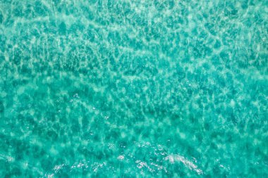 Punta Prosciutto deniz suyu, Punta Prosciutto sahilinde kristal berrak su, İtalyan Maldivleri Puglia İtalya. Punta Prosciutto, İtalya 'nın en güzel plajlarından biri..