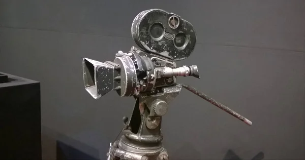 Klasik Sinema Kamerası Arriflex Sergileniyor — Stok fotoğraf