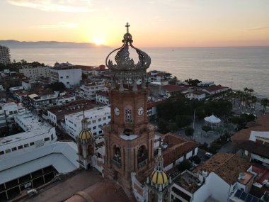 Puerto Vallarta 'daki Iconic katedralinin kuş bakışı görüntüsü