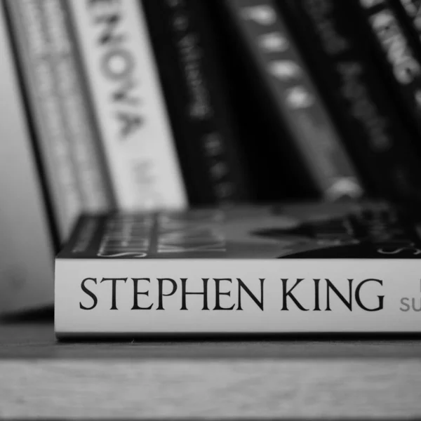 Vertikal Gråskala Närbild Billy Summers Roman Stephen King — Stockfoto