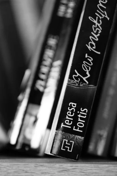 Vertical Grayscale Closeup Novel Teresa Fortis Shelf — Stock Photo, Image