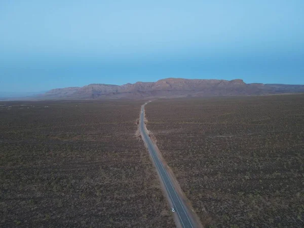 Una Vista Pájaro Una Carretera Conduce Gran Cañón — Foto de Stock