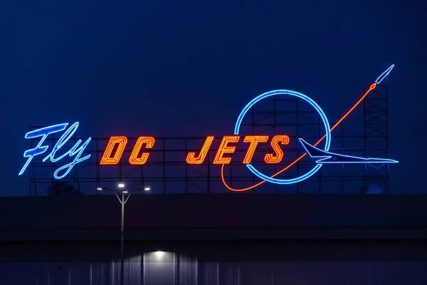 Illuminated Old Fly Jets Sign Mcdonald Restaurant Roof Long Beach — Stock Photo, Image