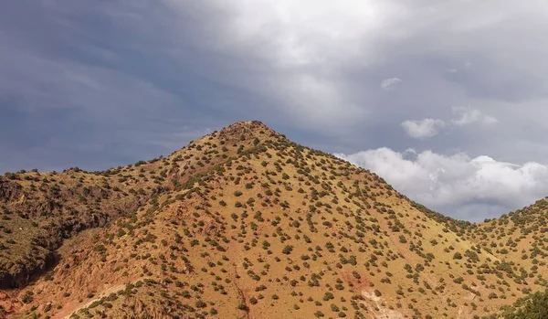 Góry Parku Narodowego Toubkal Pod Chmurnym Niebem Maroko — Zdjęcie stockowe