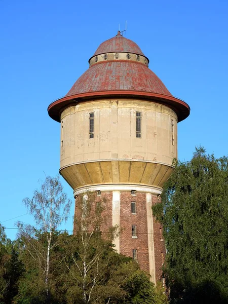 Disparo Vertical Una Torre Agua Barrio Ciekurkalns Riga Letonia — Foto de Stock