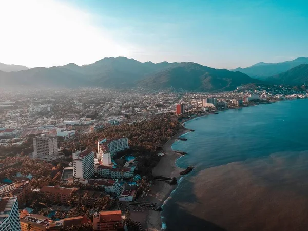 Flygbild Puerto Vallarta Med Utsikt Över Stadens Oceanberg Ryggen Soluppgången — Stockfoto