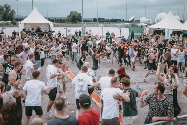 Elektronik Müzik Festivali Sırasında Almanya Nın Bad Aibling Kentinde Dans — Stok fotoğraf