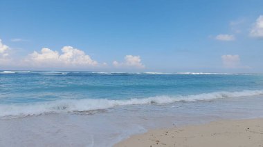 Bali 'deki sahil dalgaları - Indone
