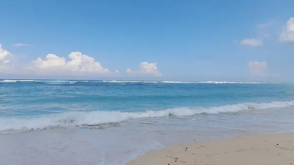 발리에서 내리는 해변의 — 스톡 사진