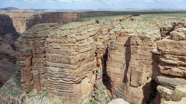 Μια Όμορφη Φωτογραφία Του Εθνικού Πάρκου Grand Canyon Μια Ηλιόλουστη — Φωτογραφία Αρχείου