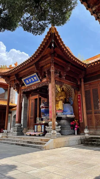Uma Foto Vertical Templo Baohua Califórnia Eua — Fotografia de Stock