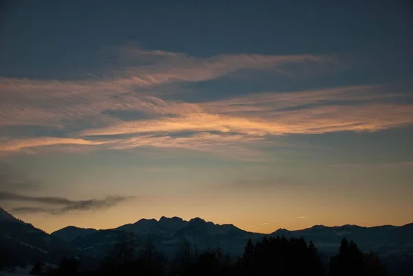 Una Bella Silhouette Montagne Crepuscolo — Foto Stock