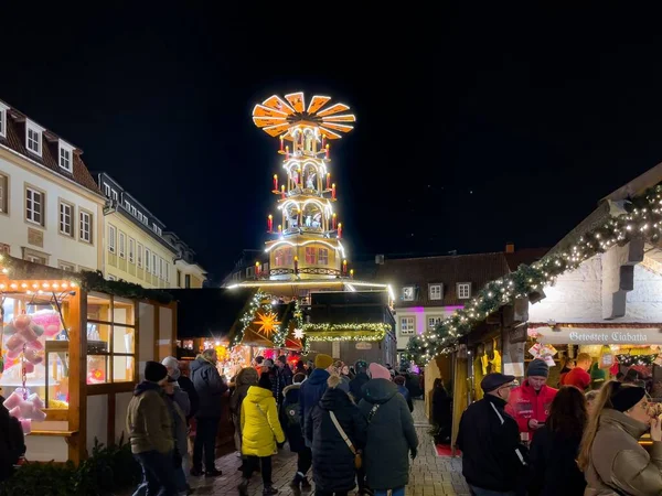 Skupina Lidí Vánočním Trhu Katedrále Paderborn Německo Noci — Stock fotografie